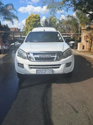 Used 2015 Isuzu KB 300D-Teq LX
