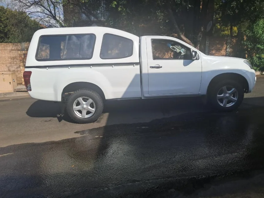 Used 2015 Isuzu KB 300D-Teq LX - Khensani Imports And Exports