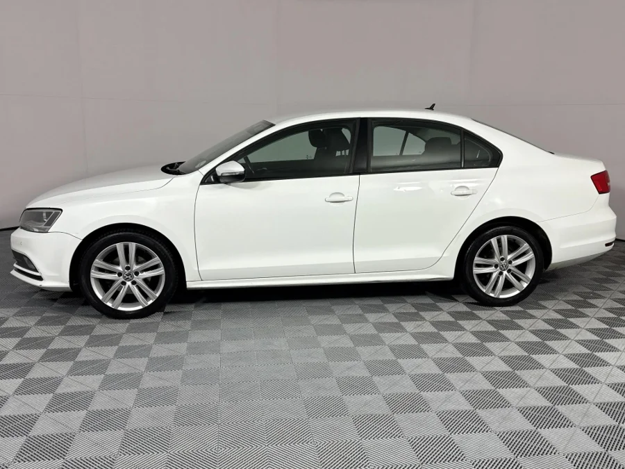 Used 2015 Volkswagen Jetta 1.6TDI Comfortline auto - WeBuyCars Brackenfell Cape Town Used 2015 Volkswagen Jetta 1.6TDI Comfortline auto - WeBuyCars Brackenfell Cape Town
