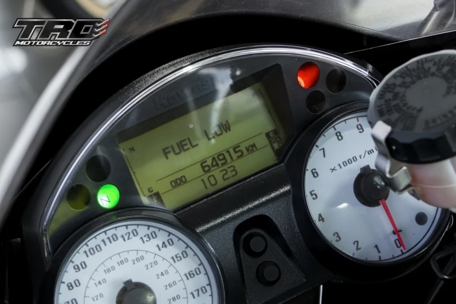 Used Used 2011 KAWASAKI 1300 - 2000 ZX 14 for sale in Gauteng