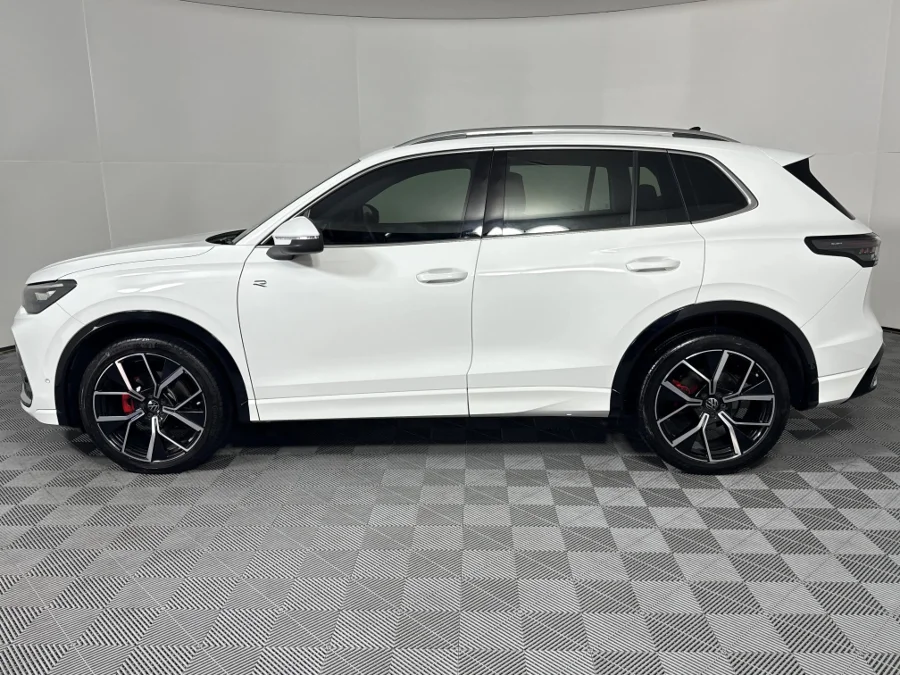 Used 2024 Volkswagen Tiguan 1.4TSI R-Line - WeBuyCars Midstream Used 2024 Volkswagen Tiguan 1.4TSI R-Line - WeBuyCars Midstream
