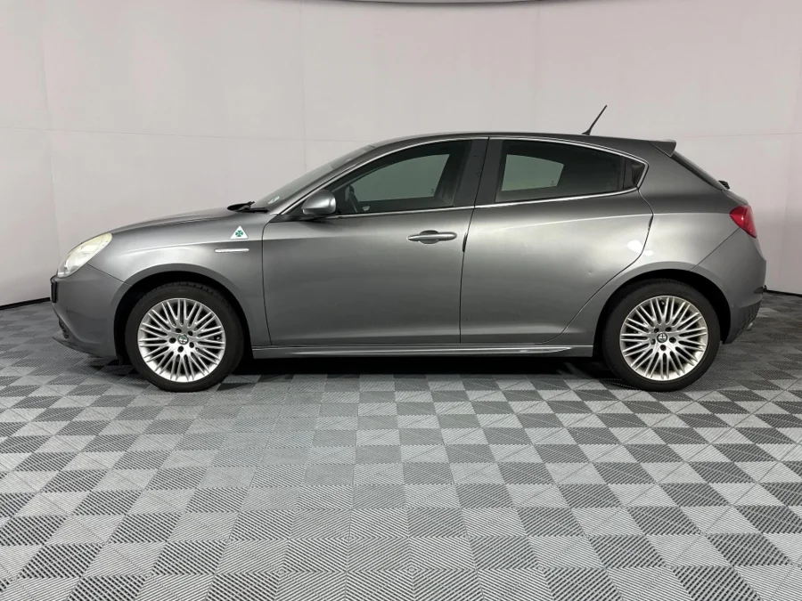 Used 2013 Alfa Romeo Giulietta 1.4TBi Distinctive - WeBuyCars Lansdowne