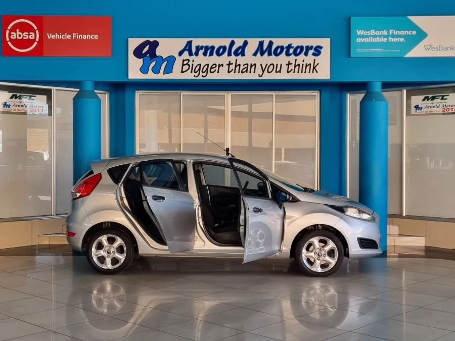 Used 2013 Ford Fiesta 5-door 1.4 Ambiente - Arnold Motors CC