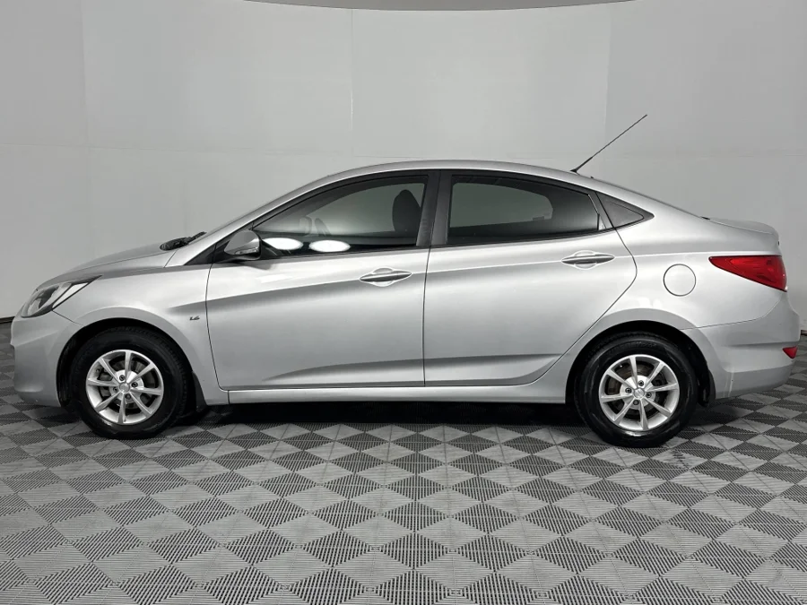 Used 2012 Hyundai Accent sedan 1.6 Fluid auto - WeBuyCars Richmond