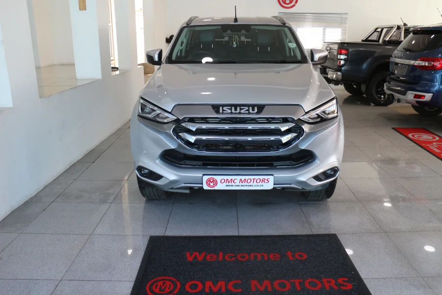 Used 2023 Isuzu mu-X 3.0TD Onyx 4x4 - OMC Motors Used 2023 Isuzu mu-X 3.0TD Onyx 4x4 - OMC Motors