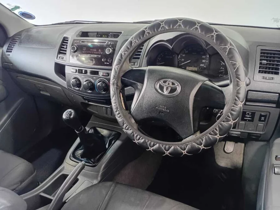 Used 2014 Toyota Hilux 2.5D-4D SRX - One Way Auto