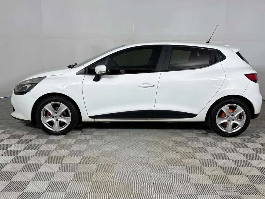 Used 2016 Renault Clio 66kW turbo Expression - WeBuyCars Silverlakes Used 2016 Renault Clio 66kW turbo Expression - WeBuyCars Silverlakes