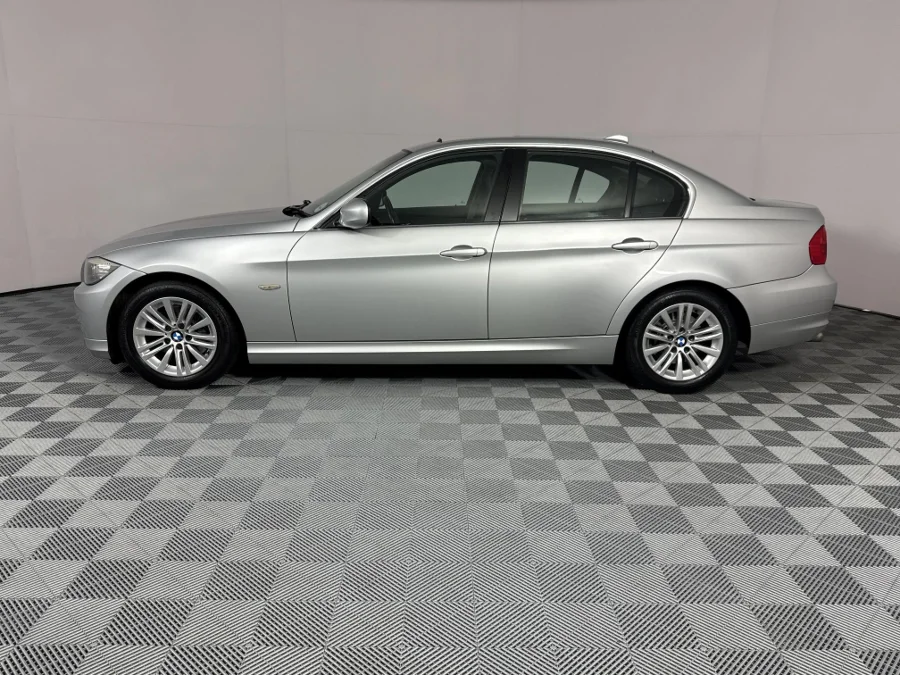 Used 2011 BMW 3 Series 323i auto - WeBuyCars Brackenfell Cape Town Used 2011 BMW 3 Series 323i auto - WeBuyCars Brackenfell Cape Town