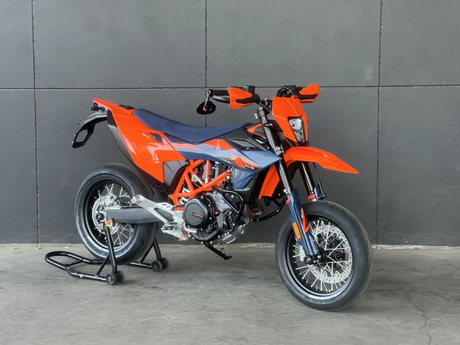 KTM 690 SMC R - FAST KTM