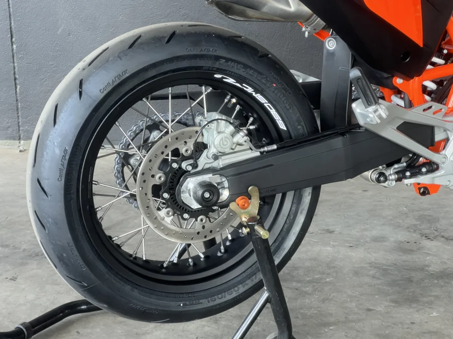 KTM 690 SMC R - FAST KTM