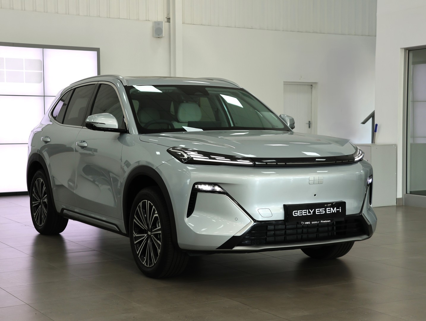 New 2026 Geely E5 EM-i Apex
