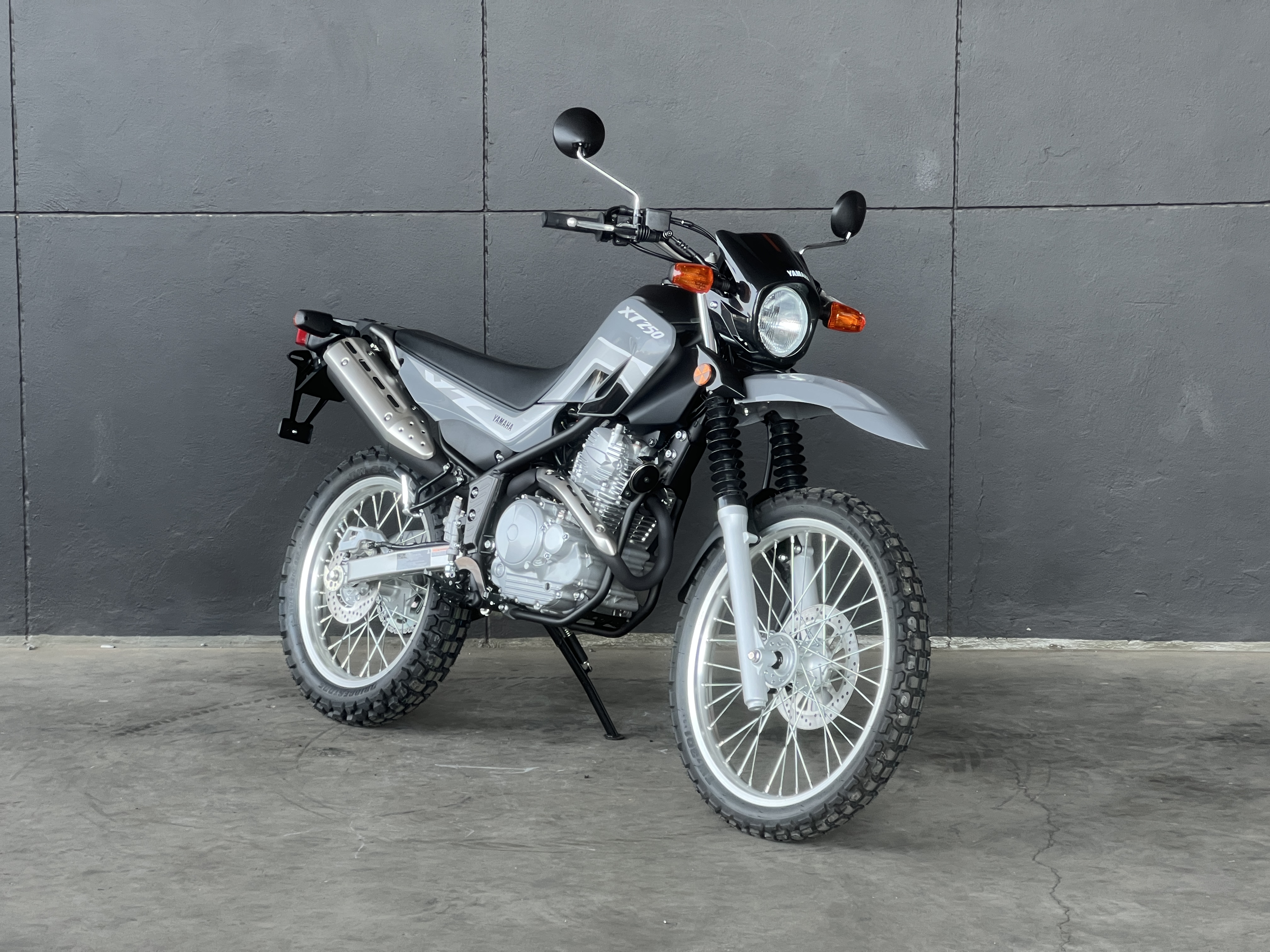 YAMAHA XT250