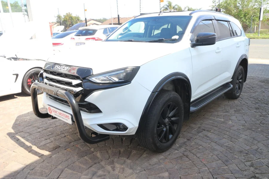 Used 2024 Isuzu mu-X 1.9TD LS - OMC Motors
