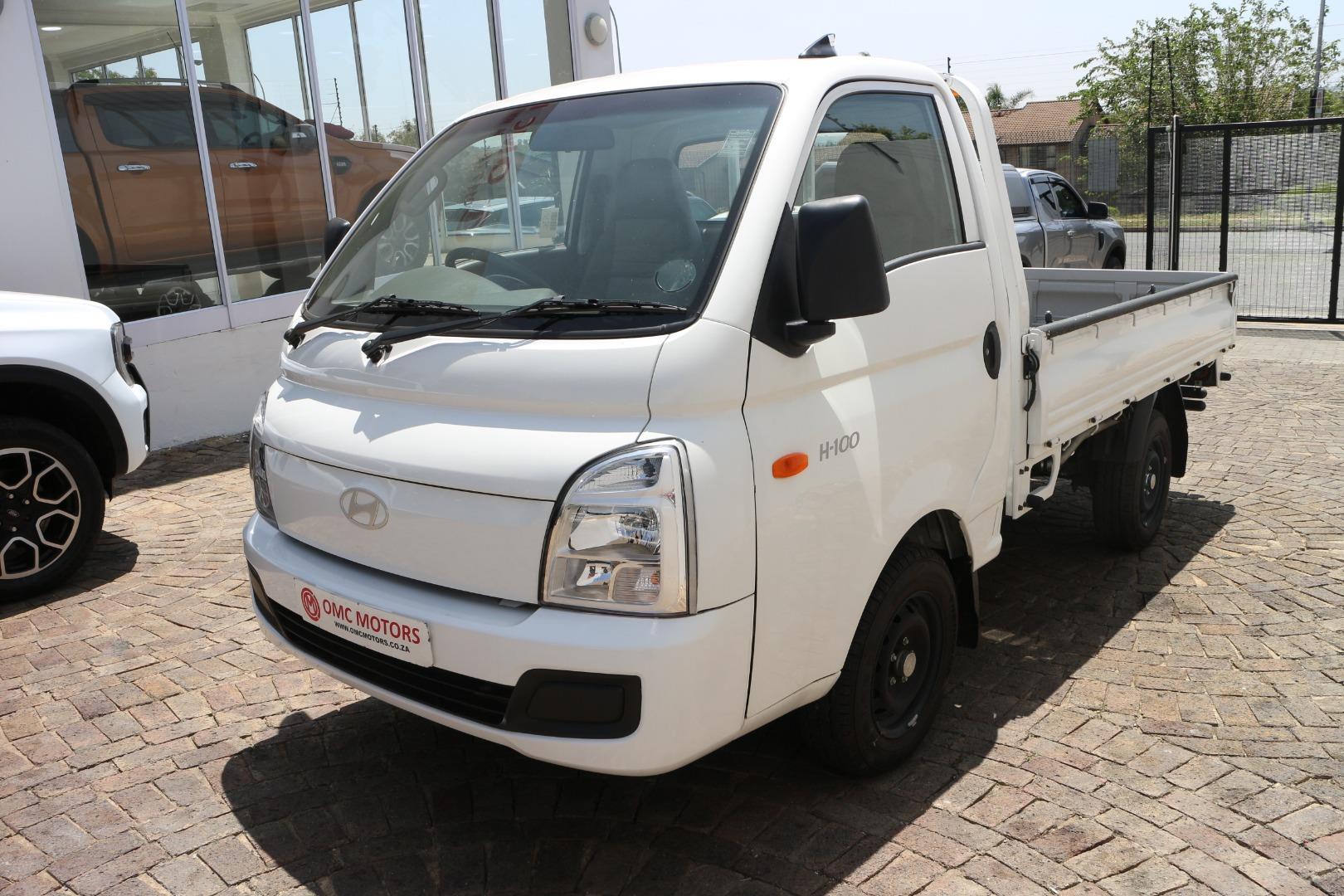Used 2023 Hyundai H-100 Bakkie 2.6D deck (aircon)