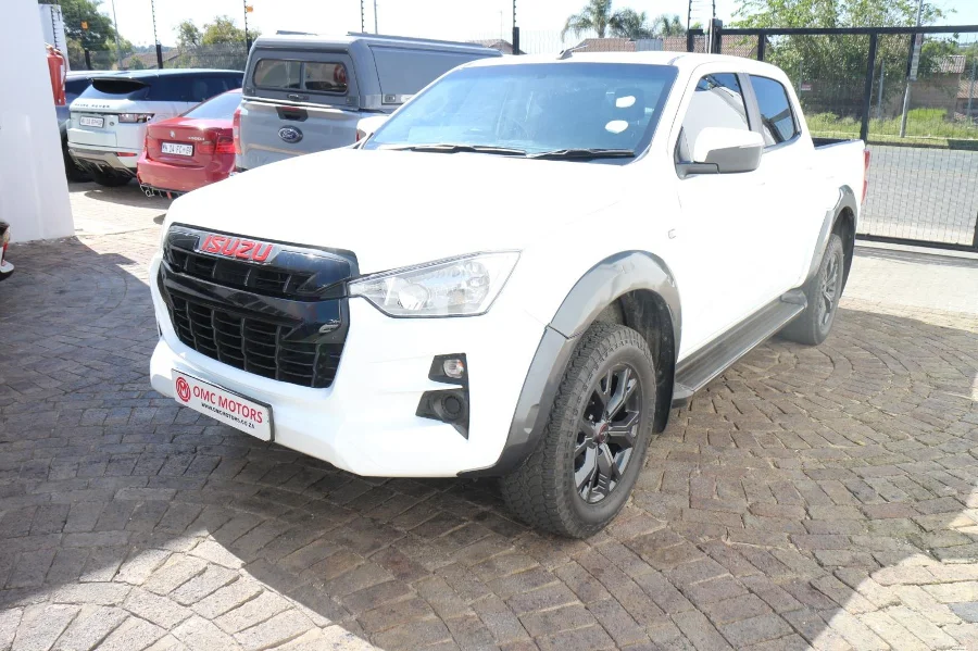 Used 2024 Isuzu D-Max 1.9TD double cab L manual - OMC Motors Used 2024 Isuzu D-Max 1.9TD double cab L manual - OMC Motors
