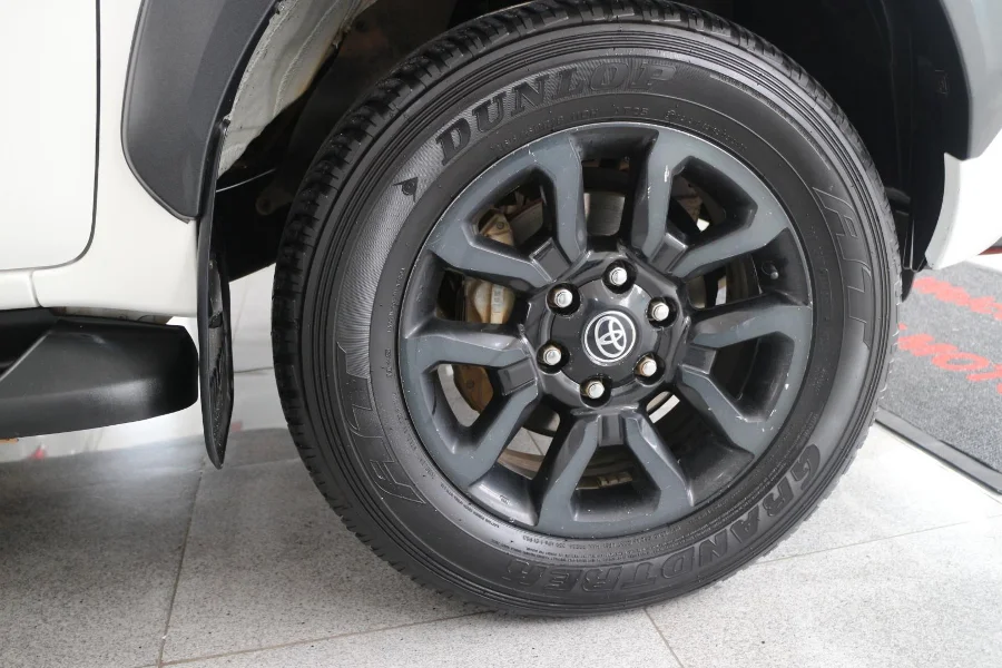 Used 2022 Toyota Hilux 2.8GD-6 Xtra cab Legend auto - OMC Motors