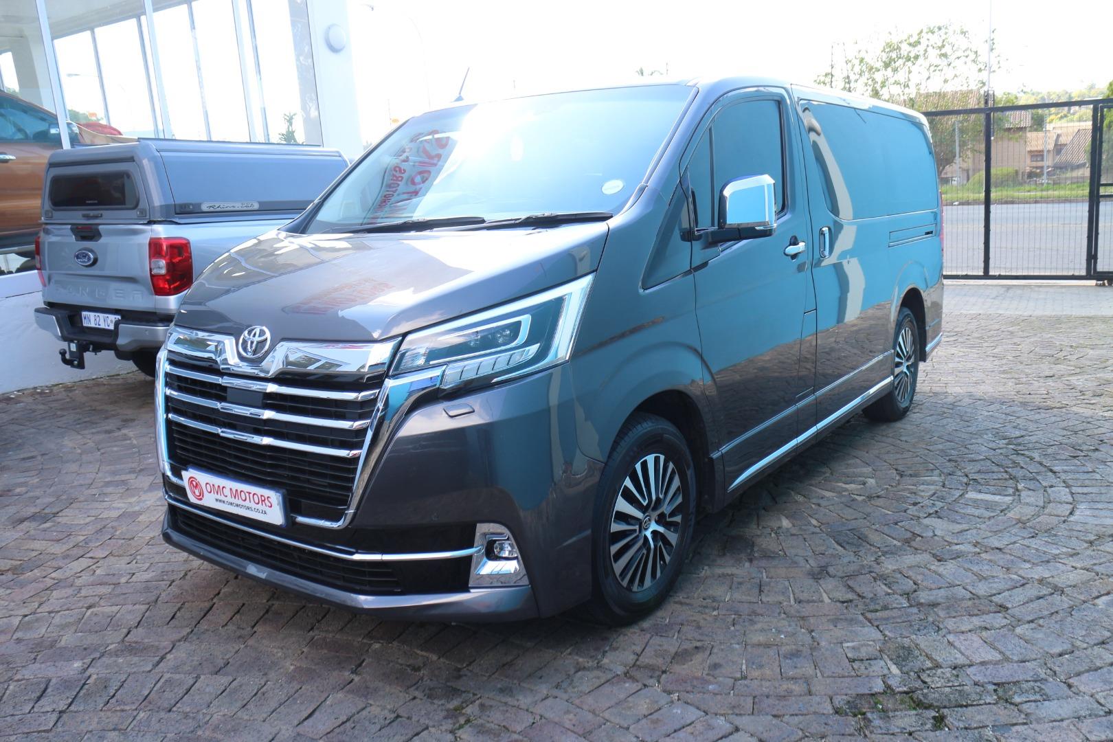 Used 2020 Toyota Quantum 2.8 LWB bus 9-seater VX Premium