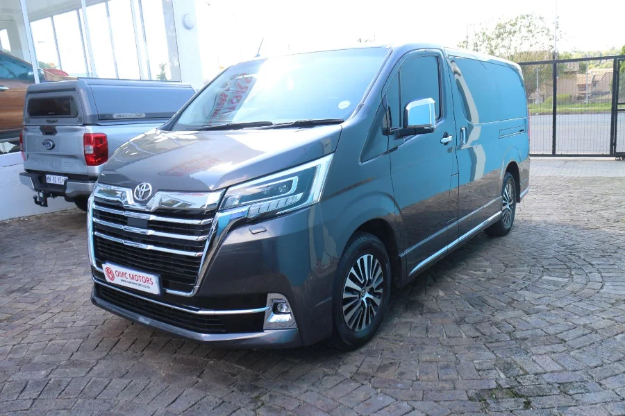 Used 2020 Toyota Quantum 2.8 LWB bus 9-seater VX Premium - OMC Motors Used 2020 Toyota Quantum 2.8 LWB bus 9-seater VX Premium - OMC Motors