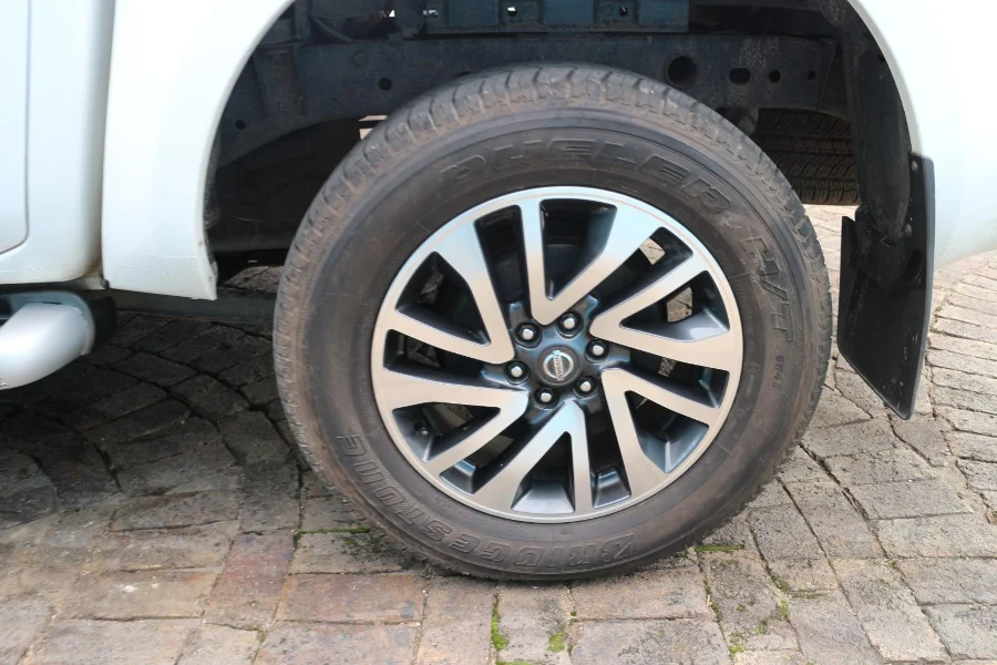 Used 2019 Nissan Navara 2.3D double cab 4x4 LE auto - OMC Motors