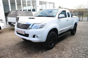 Used 2012 Toyota Hilux 3.0D-4D Xtra cab 4x4 Raider Dakar edition