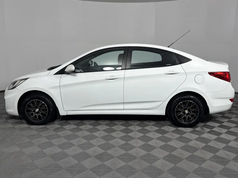 Used 2015 Hyundai Accent sedan 1.6 Fluid auto - WeBuyCars Richmond Used 2015 Hyundai Accent sedan 1.6 Fluid auto - WeBuyCars Richmond