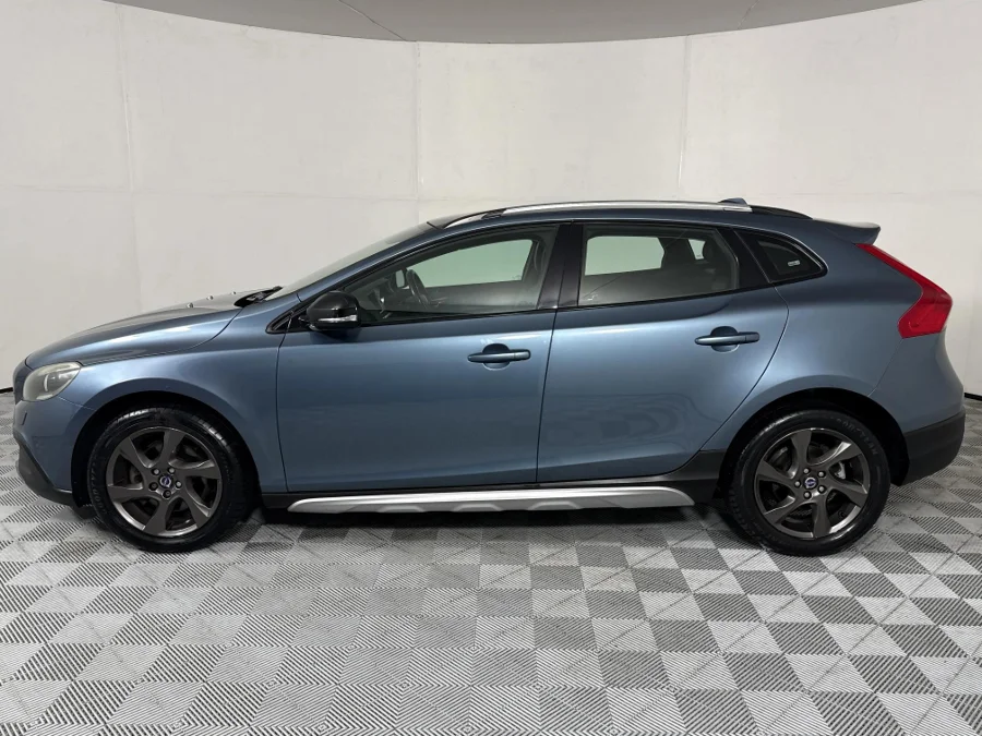 Used 2014 Volvo V40 Cross Country T4 Essential auto - WeBuyCars The Dome Used 2014 Volvo V40 Cross Country T4 Essential auto - WeBuyCars The Dome