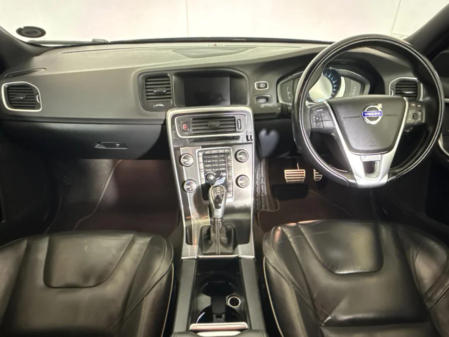 Used 2014 Volvo S60 T5 R-Design - WeBuyCars Midstream