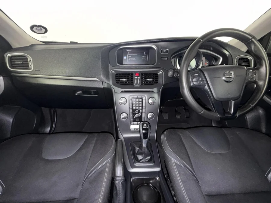 Used 2017 Volvo V40 T3 Inscription - WeBuyCars Montana Used 2017 Volvo V40 T3 Inscription - WeBuyCars Montana