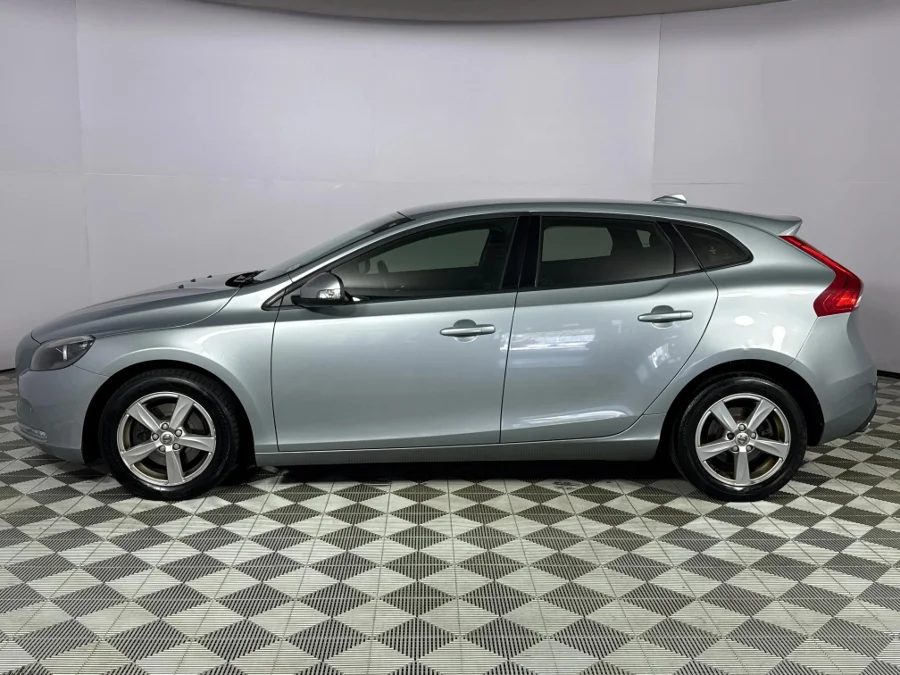Used 2017 Volvo V40 T3 Inscription - WeBuyCars Montana Used 2017 Volvo V40 T3 Inscription - WeBuyCars Montana