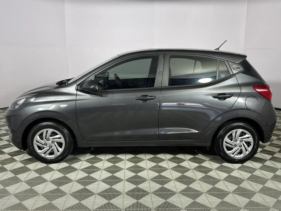 Used 2022 Hyundai Grand i10 1.0 hatch Motion manual - WeBuyCars Durban Used 2022 Hyundai Grand i10 1.0 hatch Motion manual - WeBuyCars Durban