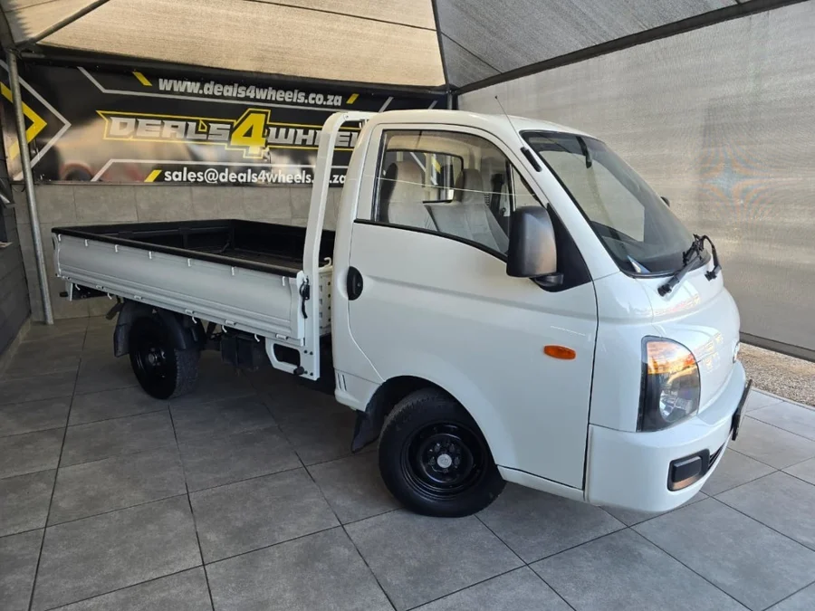 Used 2014 Hyundai H-100 Bakkie 2.6D deck - Deals 4 Wheels Used 2014 Hyundai H-100 Bakkie 2.6D deck - Deals 4 Wheels