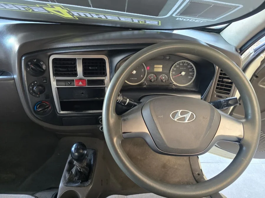 Used 2014 Hyundai H-100 Bakkie 2.6D deck - Deals 4 Wheels Used 2014 Hyundai H-100 Bakkie 2.6D deck - Deals 4 Wheels