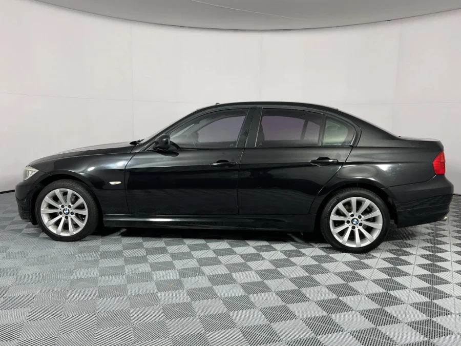 Used 2011 BMW 3 Series 320i auto - WeBuyCars Brackenfell Cape Town Used 2011 BMW 3 Series 320i auto - WeBuyCars Brackenfell Cape Town