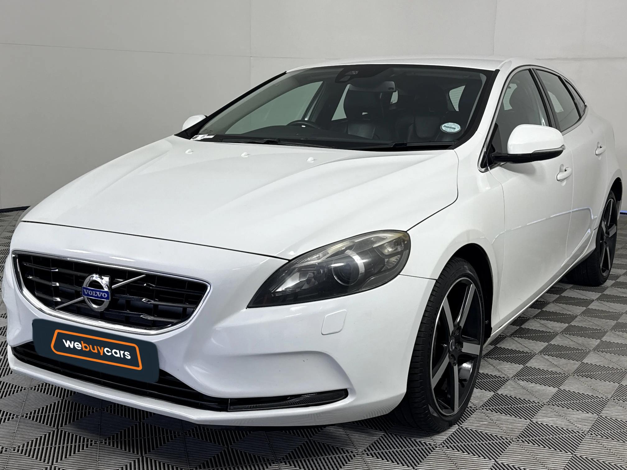 Used 2014 Volvo V40 T5 Momentum