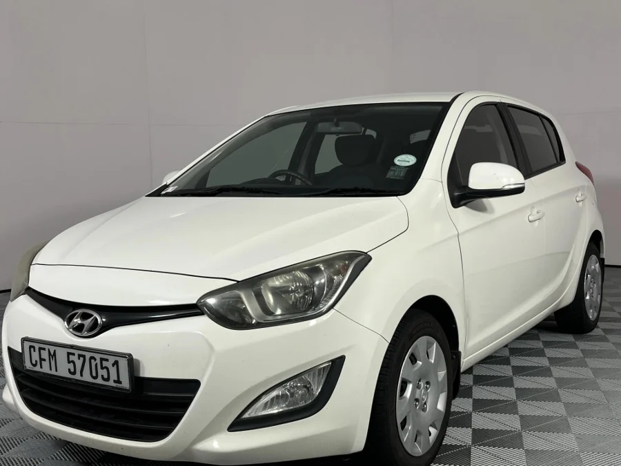 Used 2014 Hyundai i20 1.4 Fluid auto - WeBuyCars Brackenfell Cape Town Used 2014 Hyundai i20 1.4 Fluid auto - WeBuyCars Brackenfell Cape Town
