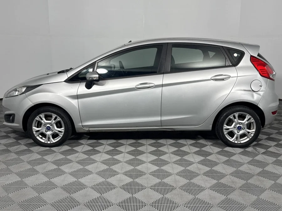 Used 2013 Ford Fiesta 5-door 1.6TDCi Trend - WeBuyCars Richmond