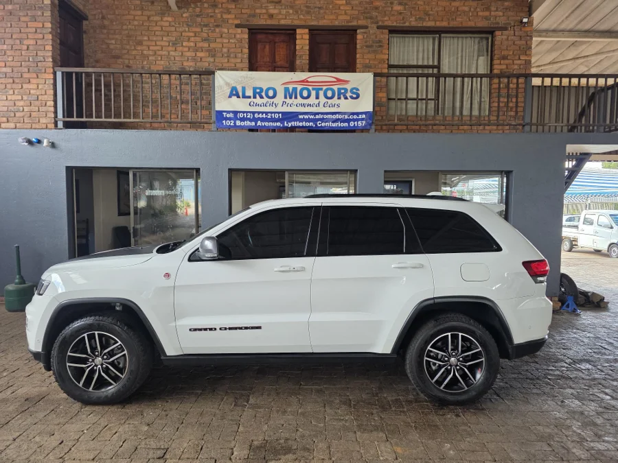 Used 2019 Jeep Grand Cherokee 3.6L Trailhawk - Alro Motors Used 2019 Jeep Grand Cherokee 3.6L Trailhawk - Alro Motors