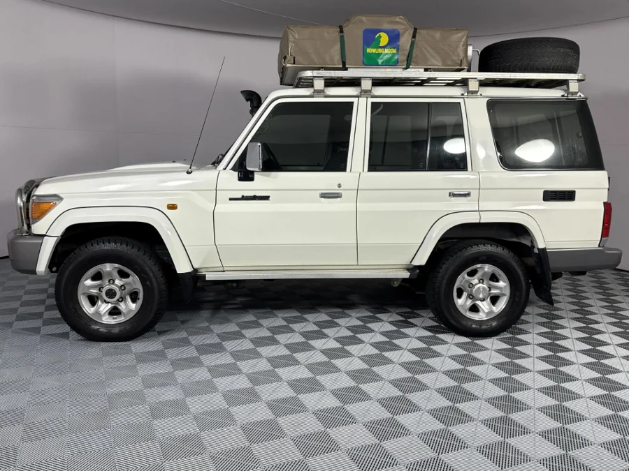 Used 2018 Toyota Land Cruiser 76 4.5D-4D V8 station wagon LX - WeBuyCars Lansdowne Used 2018 Toyota Land Cruiser 76 4.5D-4D V8 station wagon LX - WeBuyCars Lansdowne