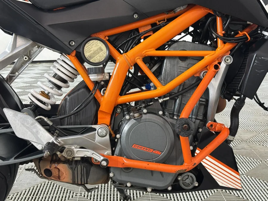 Used 2014 KTM Duke 390 Duke - WeBuyCars JHB South Used 2014 KTM Duke 390 Duke - WeBuyCars JHB South