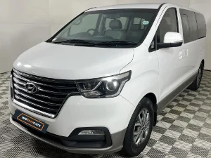 Used 2020 Hyundai H-1 2.5VGTi bus Elite 9-seater Used 2020 Hyundai H-1 2.5VGTi bus Elite 9-seater