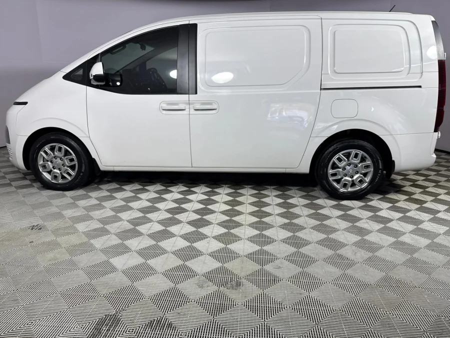 Used 2024 Hyundai Staria 2.2D panel van - WeBuyCars Durban Used 2024 Hyundai Staria 2.2D panel van - WeBuyCars Durban