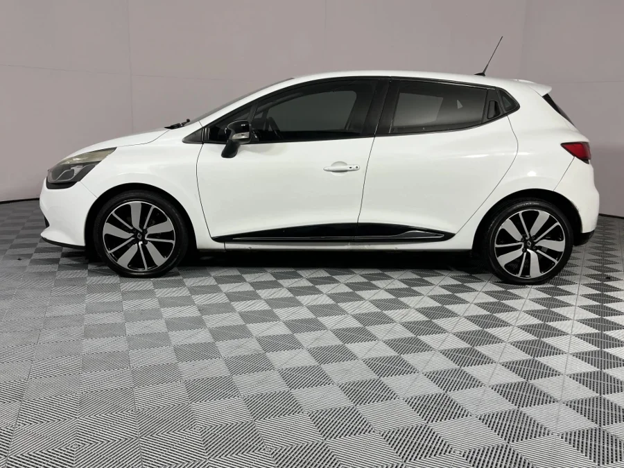 Used 2013 Renault Clio 66kW turbo Expression - WeBuyCars Brackenfell Cape Town Used 2013 Renault Clio 66kW turbo Expression - WeBuyCars Brackenfell Cape Town