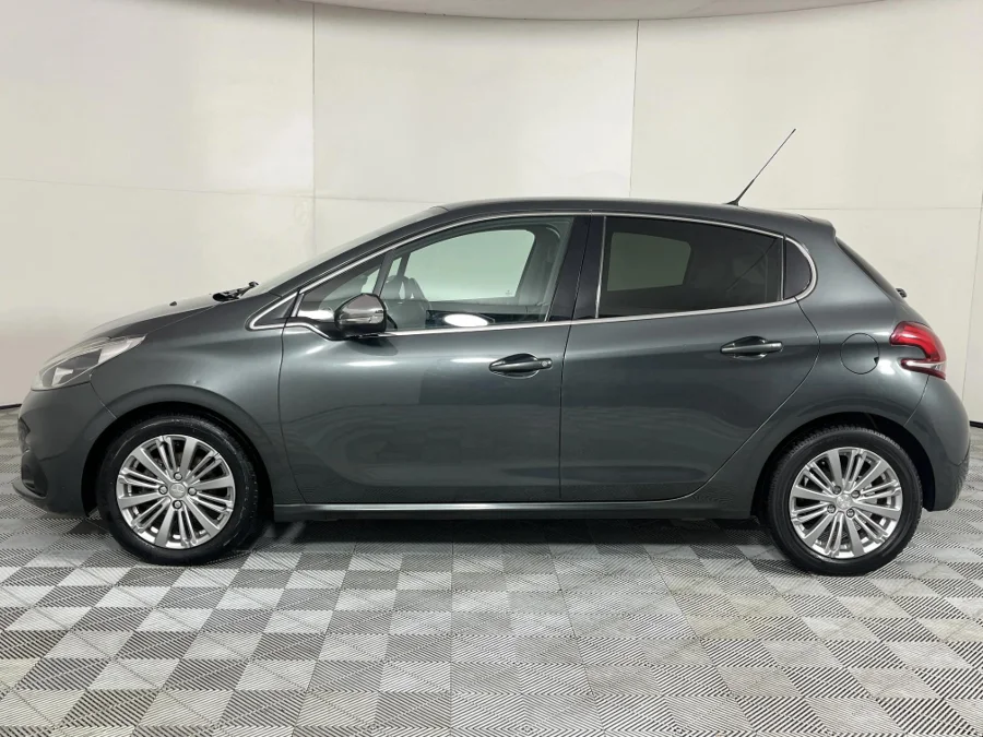 Used 2018 Peugeot 208 1.2 Allure - WeBuyCars Mbombela Used 2018 Peugeot 208 1.2 Allure - WeBuyCars Mbombela