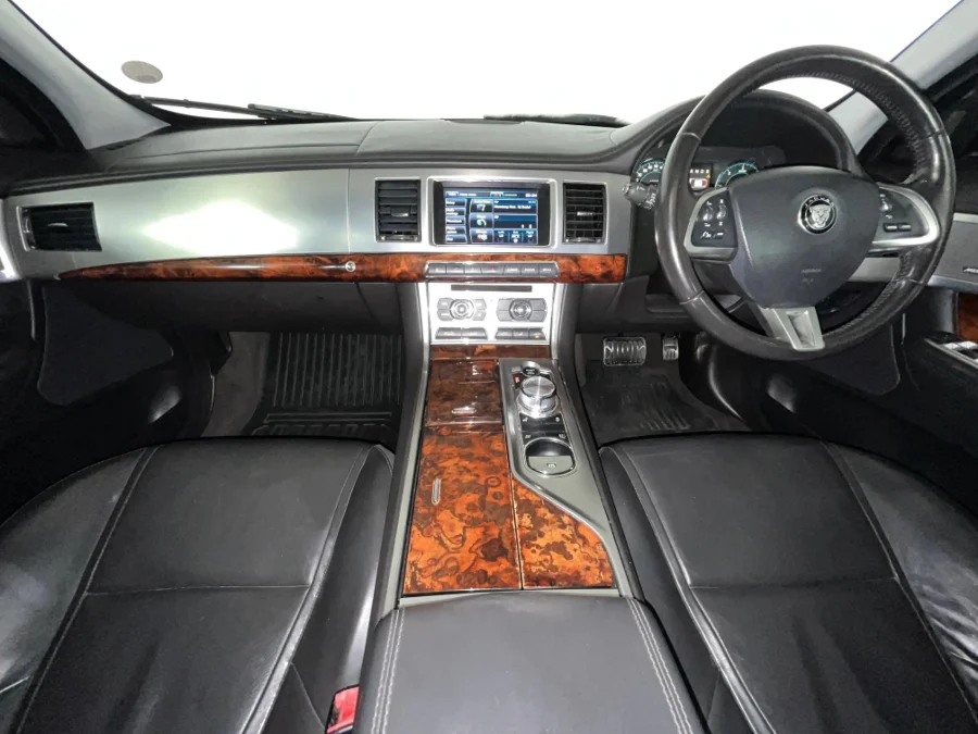 Used 2016 Jaguar XF 2.2D Premium Luxury - WeBuyCars Silverlakes