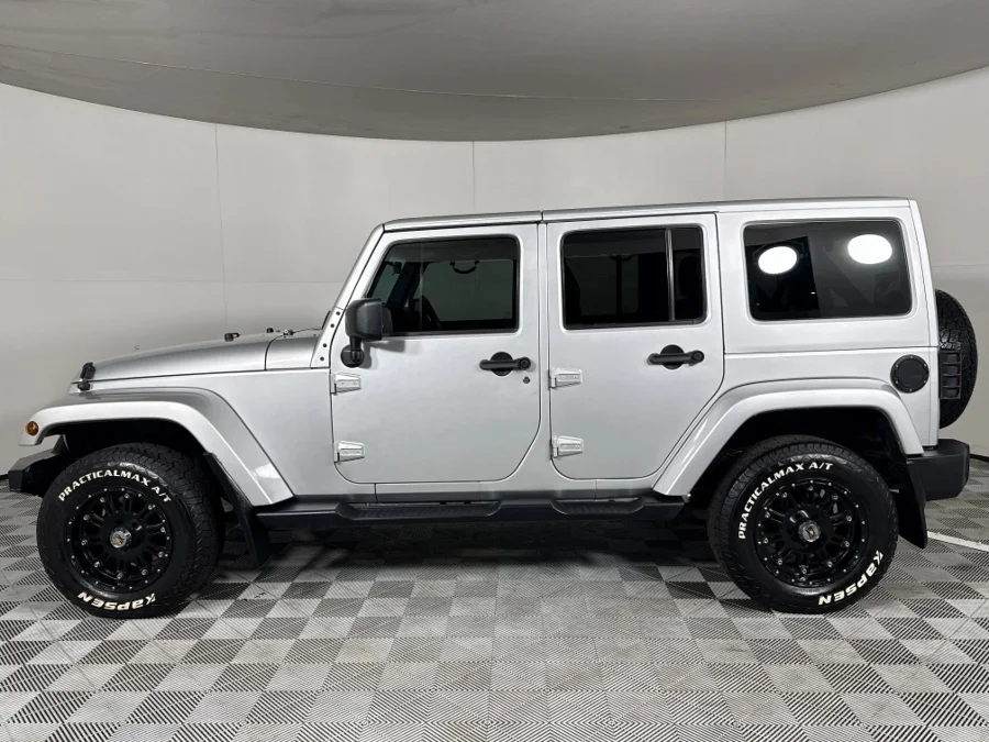 Used 2012 Jeep Wrangler Unlimited 3.8L Sahara - WeBuyCars Riverhorse