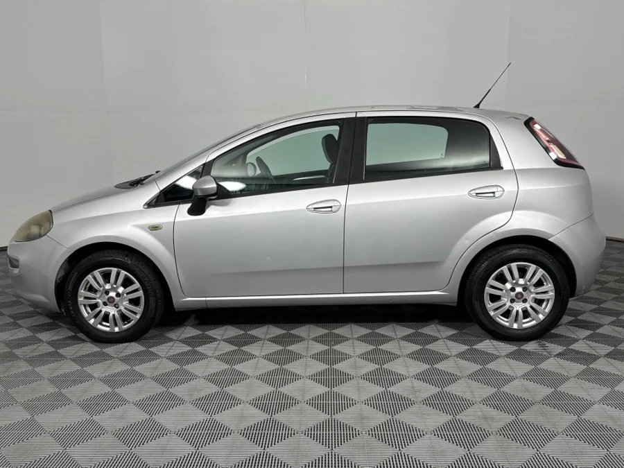 Used 2012 Fiat Punto 1.4 MultiAir Easy - WeBuyCars Richmond Used 2012 Fiat Punto 1.4 MultiAir Easy - WeBuyCars Richmond