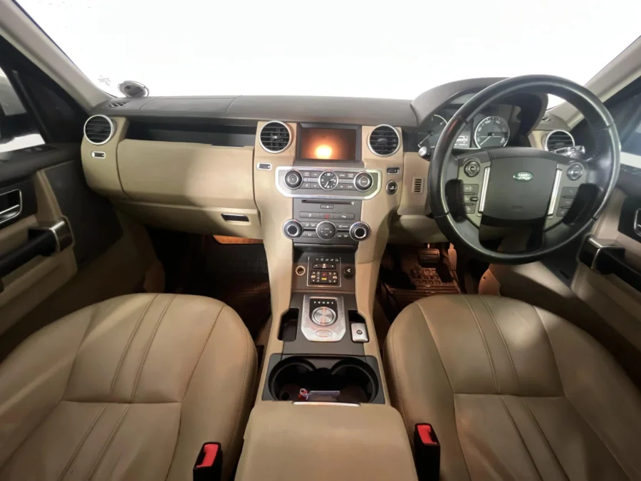 Used 2013 Land Rover Discovery SDV6 SE - WeBuyCars The Dome