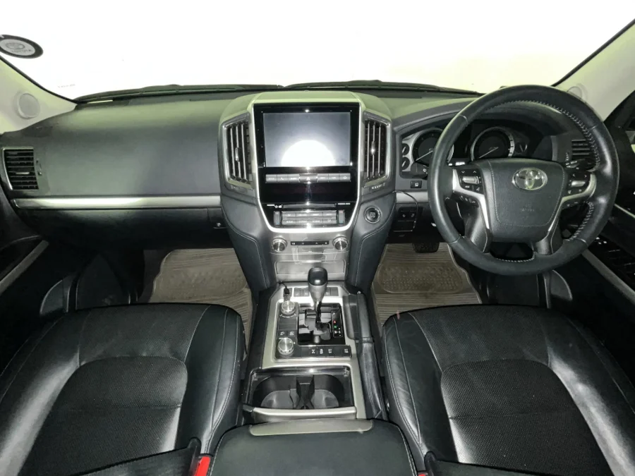 Used 2019 Toyota Land Cruiser 200 4.5D-4D V8 VX-R - WeBuyCars Germiston
