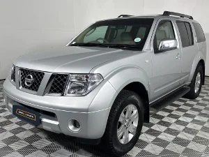 Used 2006 Nissan Pathfinder 2.5dCi LE auto Used 2006 Nissan Pathfinder 2.5dCi LE auto