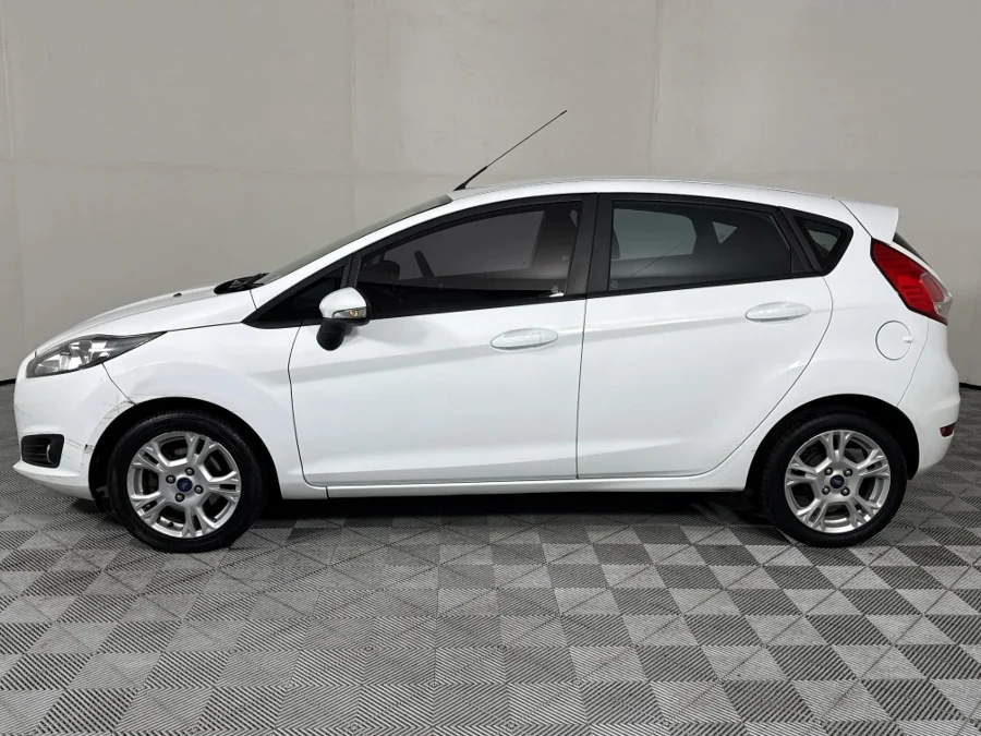 Used 2016 Ford Fiesta 5-door 1.0T Trend auto - WeBuyCars The Dome
